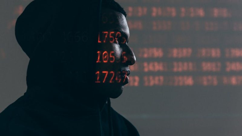 Мультиязычная поддержка в Claude AI для вебинаров и презентаций